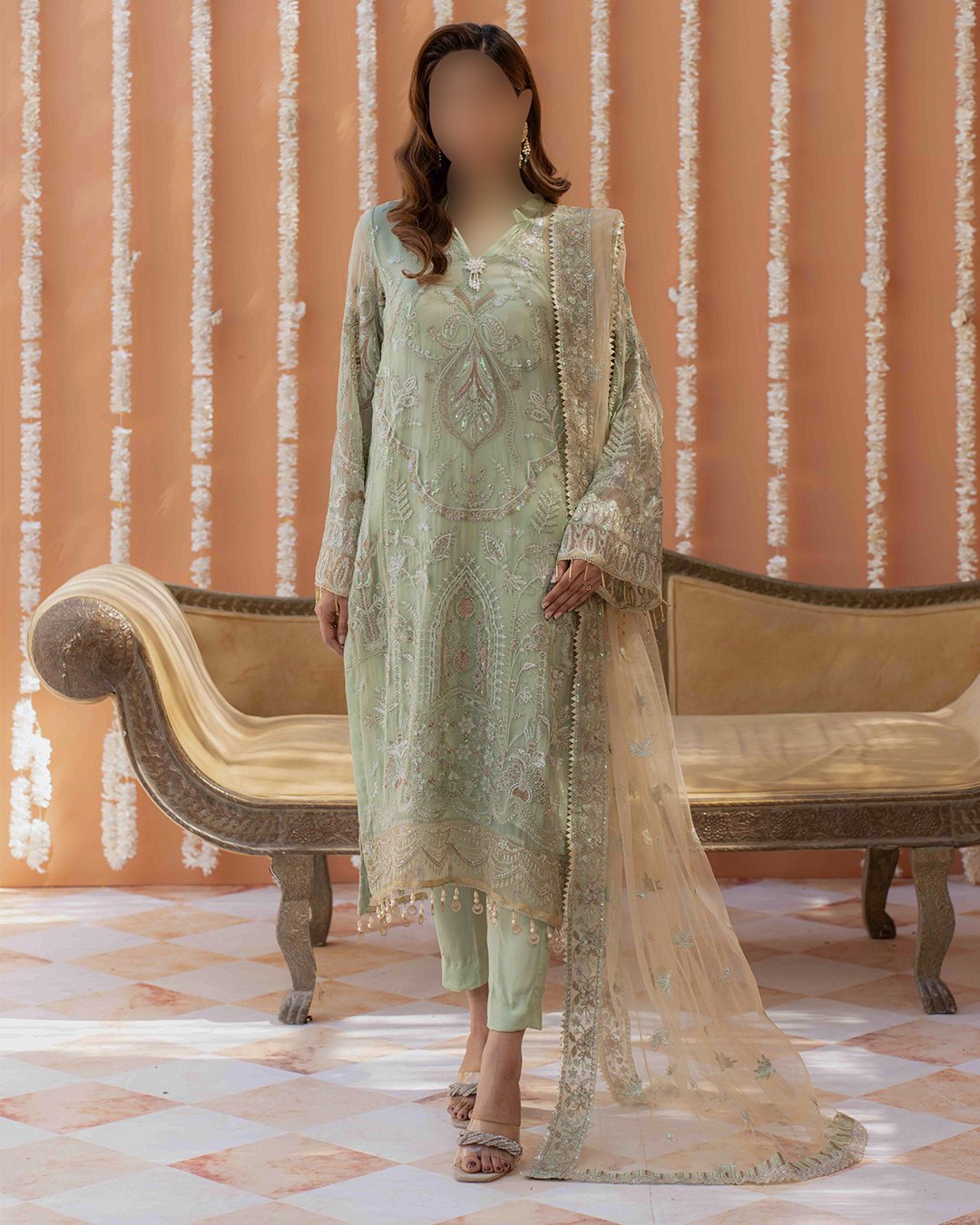 SE-01 – Timeless Elegance in Bamber & Net