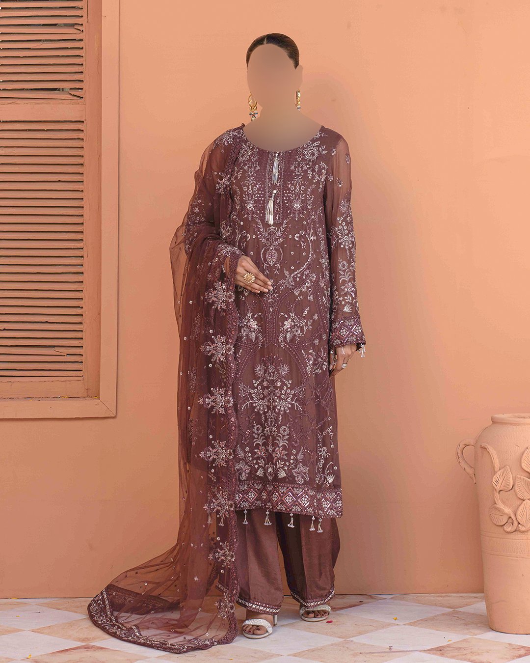 SE-08 – Bamber Elegance with Motif Detailing