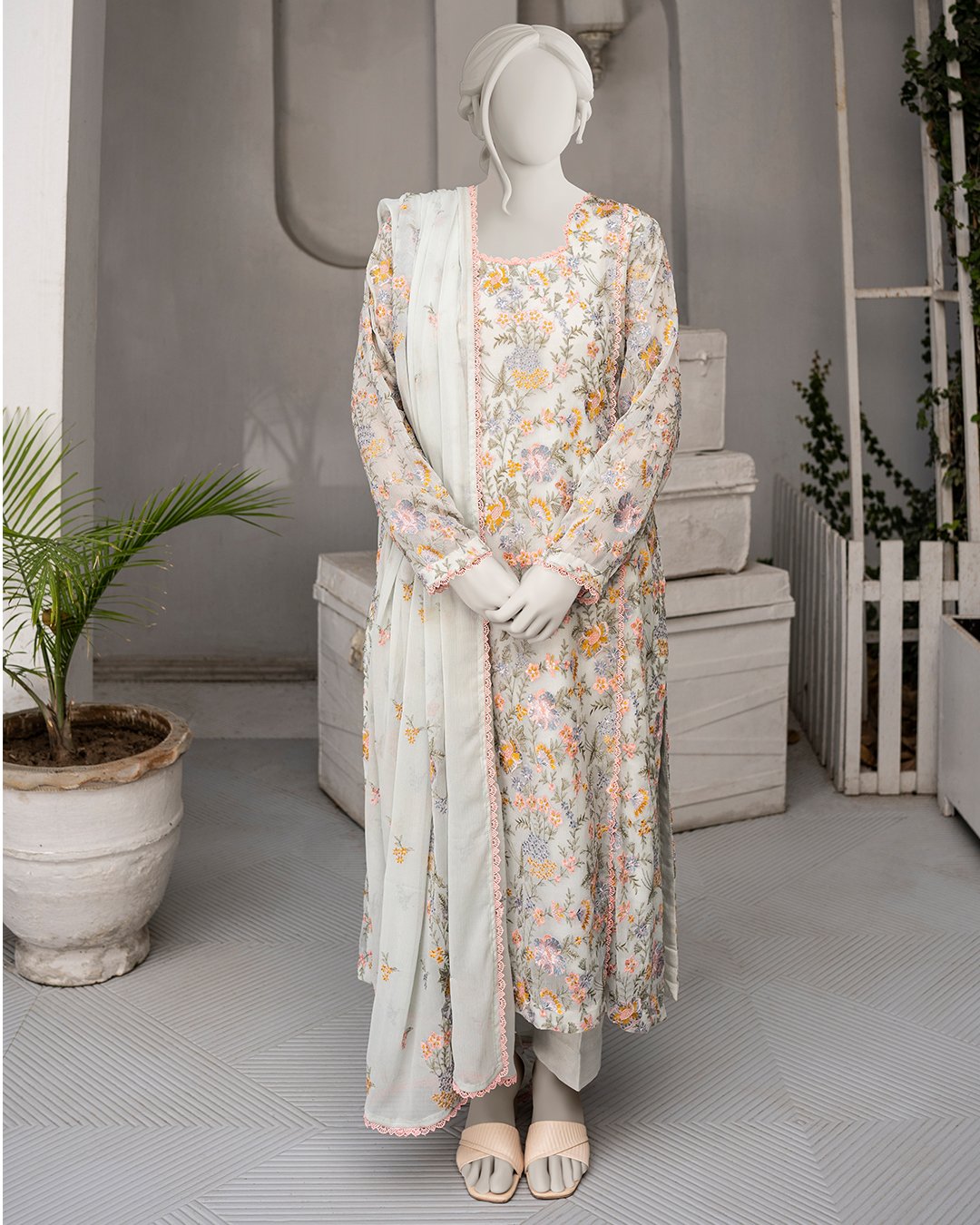 B2 – Classical 3 Piece Crinkle Chiffon Suit